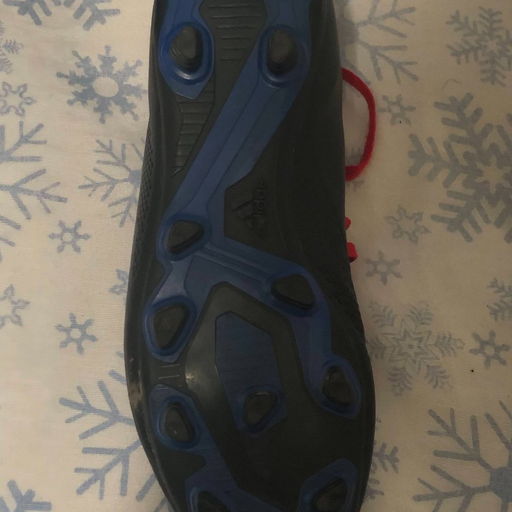 Soccer Cleats - Picture 4 of 4